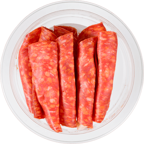 Foto van DekaVers Chorizo rolletje met roomkaas op witte achtergrond