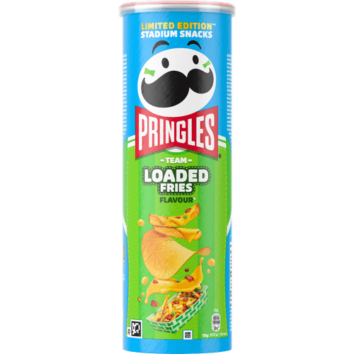 Foto van Pringles Chips loaded fries op witte achtergrond