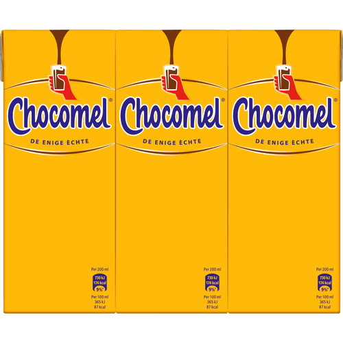 Foto van Chocomel Chocolademelk vol op witte achtergrond