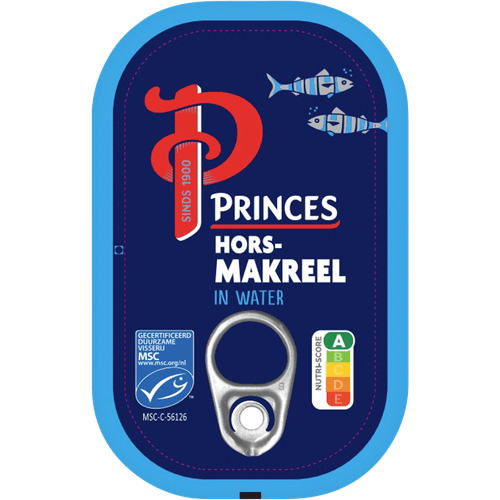 Foto van Princes Horsmakreel in water op witte achtergrond