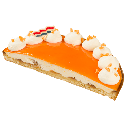 Foto van Bavaroisevlaai sinaasappel half op witte achtergrond