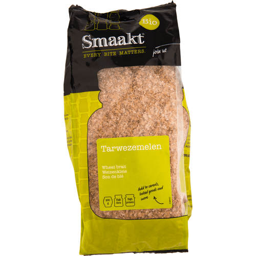 Foto van Smaakt Tarwezemelen op witte achtergrond