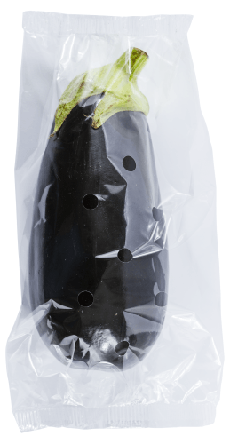 Foto van Aubergine op witte achtergrond