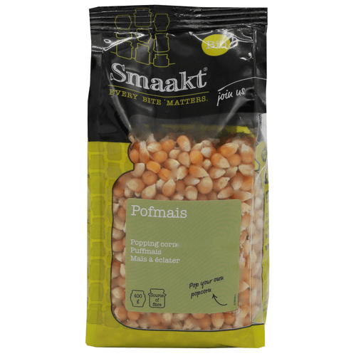 Foto van Smaakt Popcorn maïs op witte achtergrond