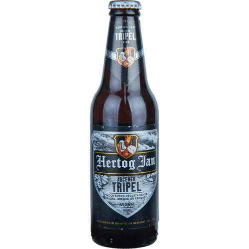 Foto van Hertog Jan Arcener tripel op witte achtergrond