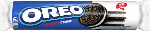 Foto van Oreo Double crème roll op witte achtergrond