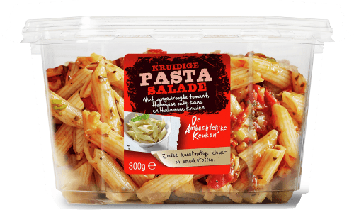 Foto van De Ambachtelijke Keuken Pastasalade zontomaat op witte achtergrond