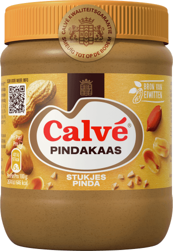 Foto van Calvé Pindakaas stukjes pinda op witte achtergrond
