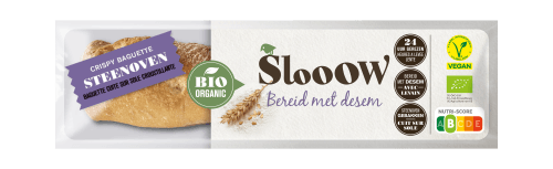 Foto van Slooow BIO Crispy Steenoven Baguette op witte achtergrond