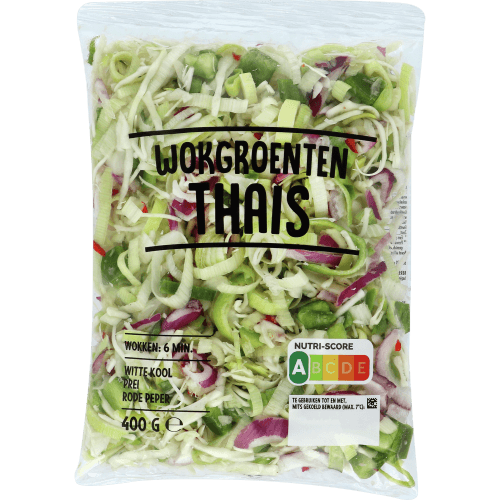 Foto van Wokgroente thaise stijl op witte achtergrond
