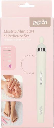 Foto van Elektrische manicureset op witte achtergrond