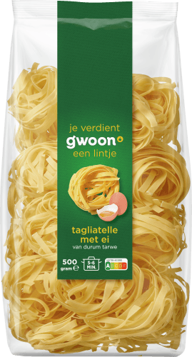 Foto van G'woon Tagliatelle met ei op witte achtergrond