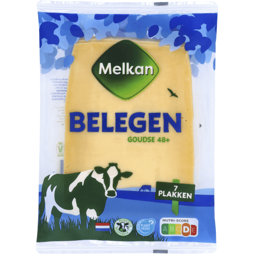 Foto van Melkan Goudse belegen 48+ plak op witte achtergrond