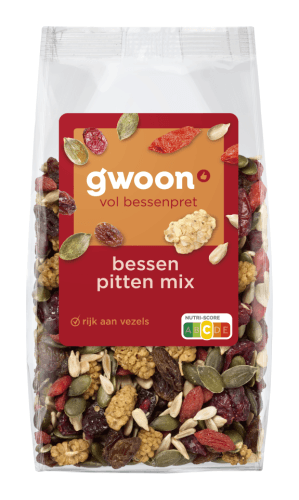 Foto van G'woon Ontbijtmix bessen en pitten op witte achtergrond