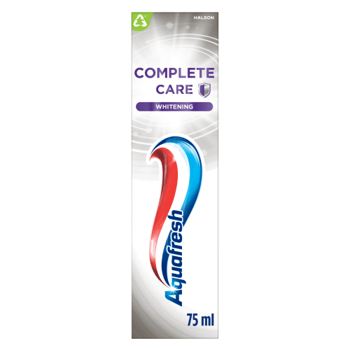 Foto van Aquafresh Tandpasta complete care crystal white op witte achtergrond