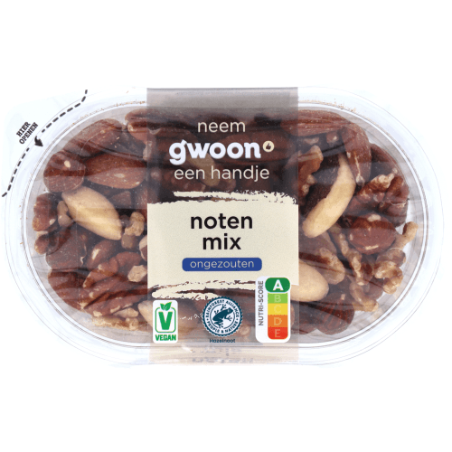 Foto van G'woon Notenmix ongebrand op witte achtergrond