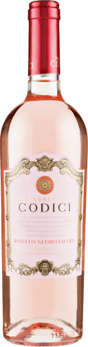 Foto van Codici Masserie negroamaro rose op witte achtergrond