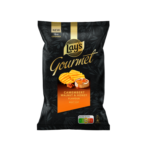 Foto van Lay's Chips gourmet camemb. honey & walnut op witte achtergrond
