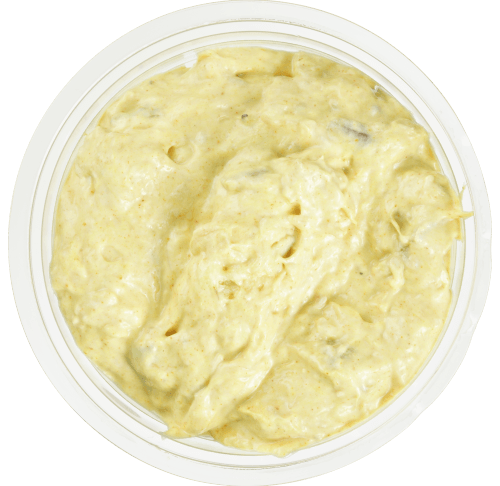 Foto van DekaMarkt Salade kip kerrie op witte achtergrond