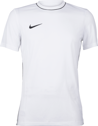 Foto van Nike Sportshirt of short op witte achtergrond