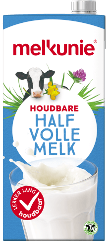 Foto van Melkunie Halfvolle melk op witte achtergrond
