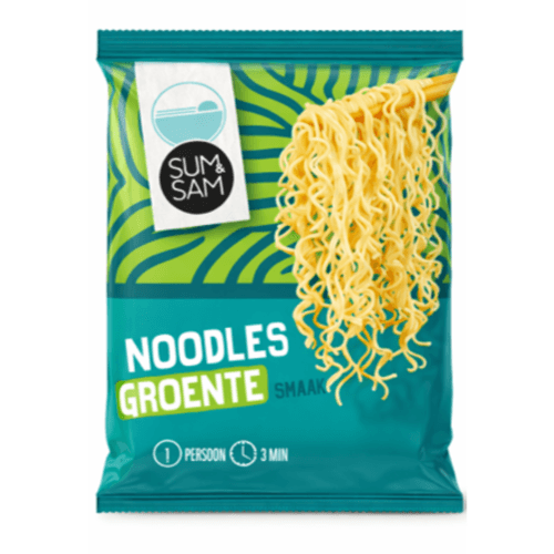 Foto van Sum & Sam Noodles groente op witte achtergrond