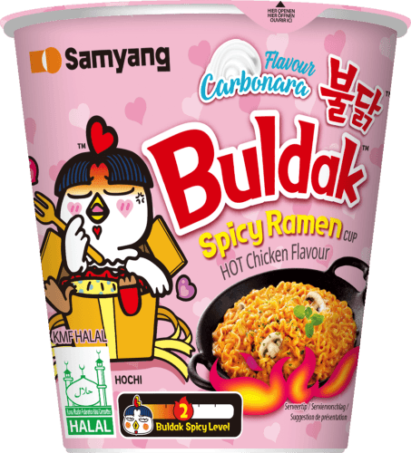 Foto van Samyang Buldak spicy ramen hot chicken carbonara op witte achtergrond