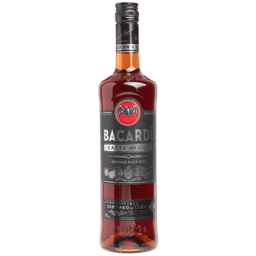 Foto van Bacardi Carta negra op witte achtergrond