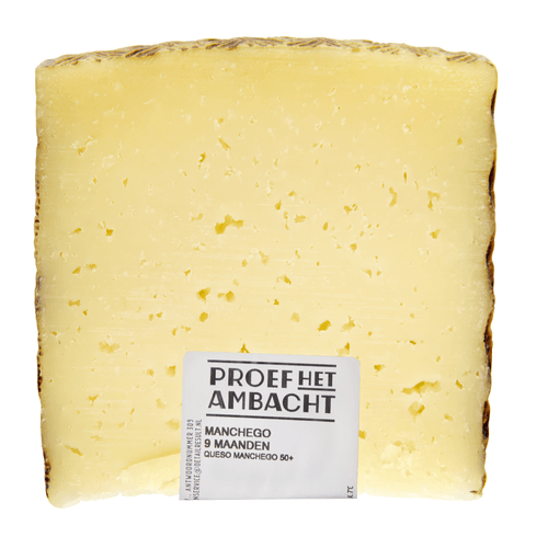 Foto van DekaVers Manchego op witte achtergrond