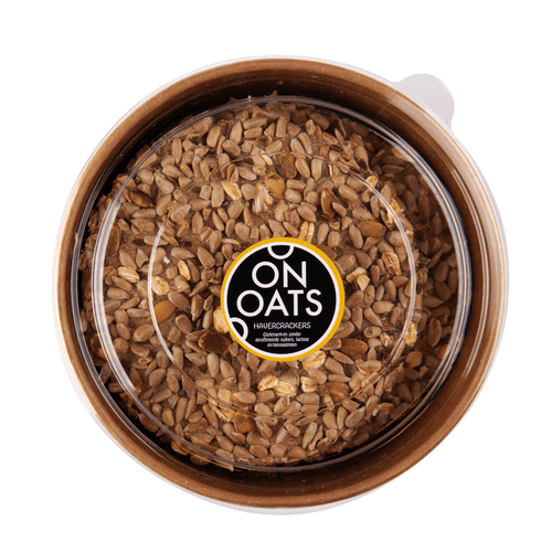 Foto van On Oats havercrackers naturel op witte achtergrond