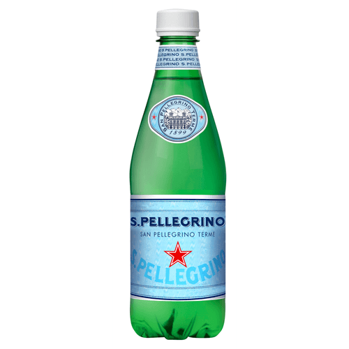 Foto van San Pellegrino Bruisend water op witte achtergrond