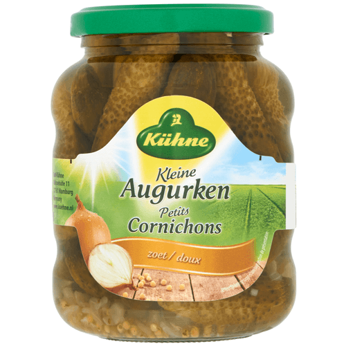 Foto van Kühne Kleine augurk zoet op witte achtergrond