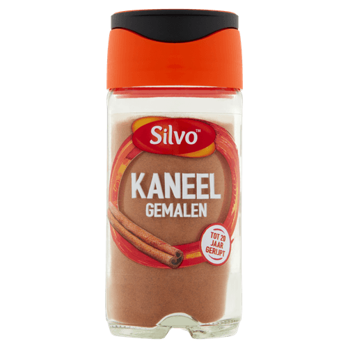 Foto van Silvo Kaneel gemalen op witte achtergrond