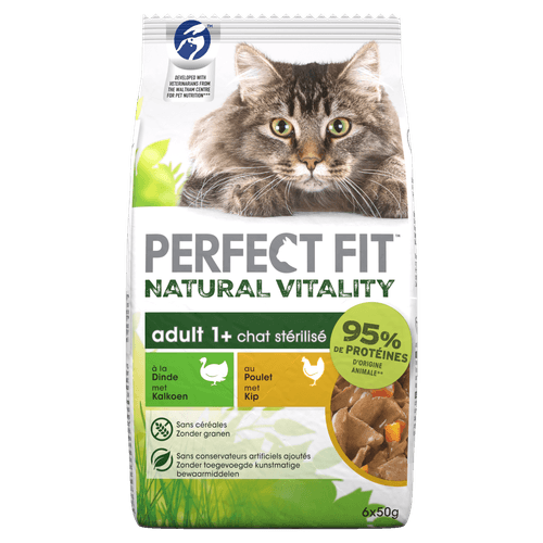 Foto van Perfect Fit Kattenvoer kalkoen en kip op witte achtergrond