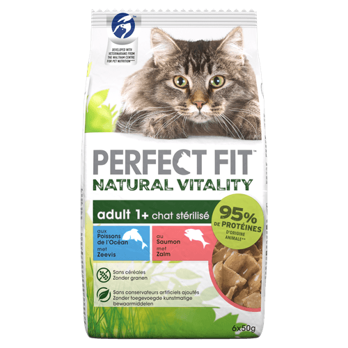 Foto van Perfect Fit Kattenvoer zalm en zeevis op witte achtergrond